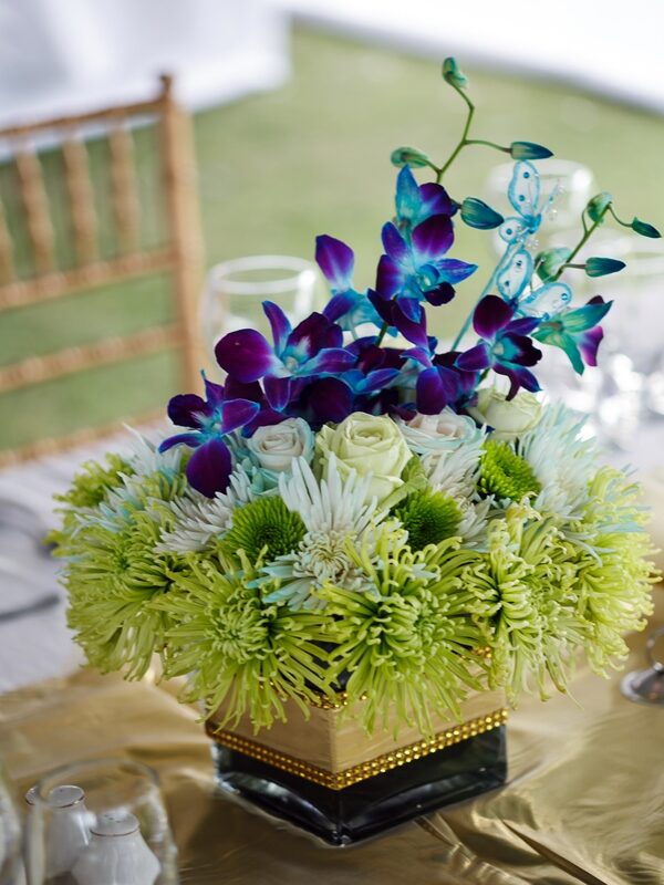 Chic mixed flowers square