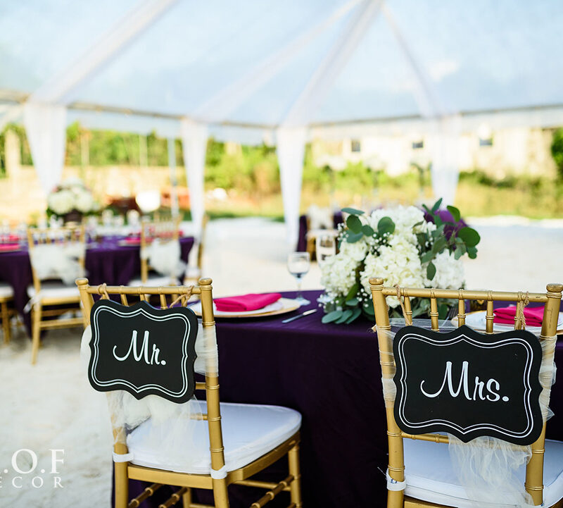 Black and White Mr & Mrs Sign